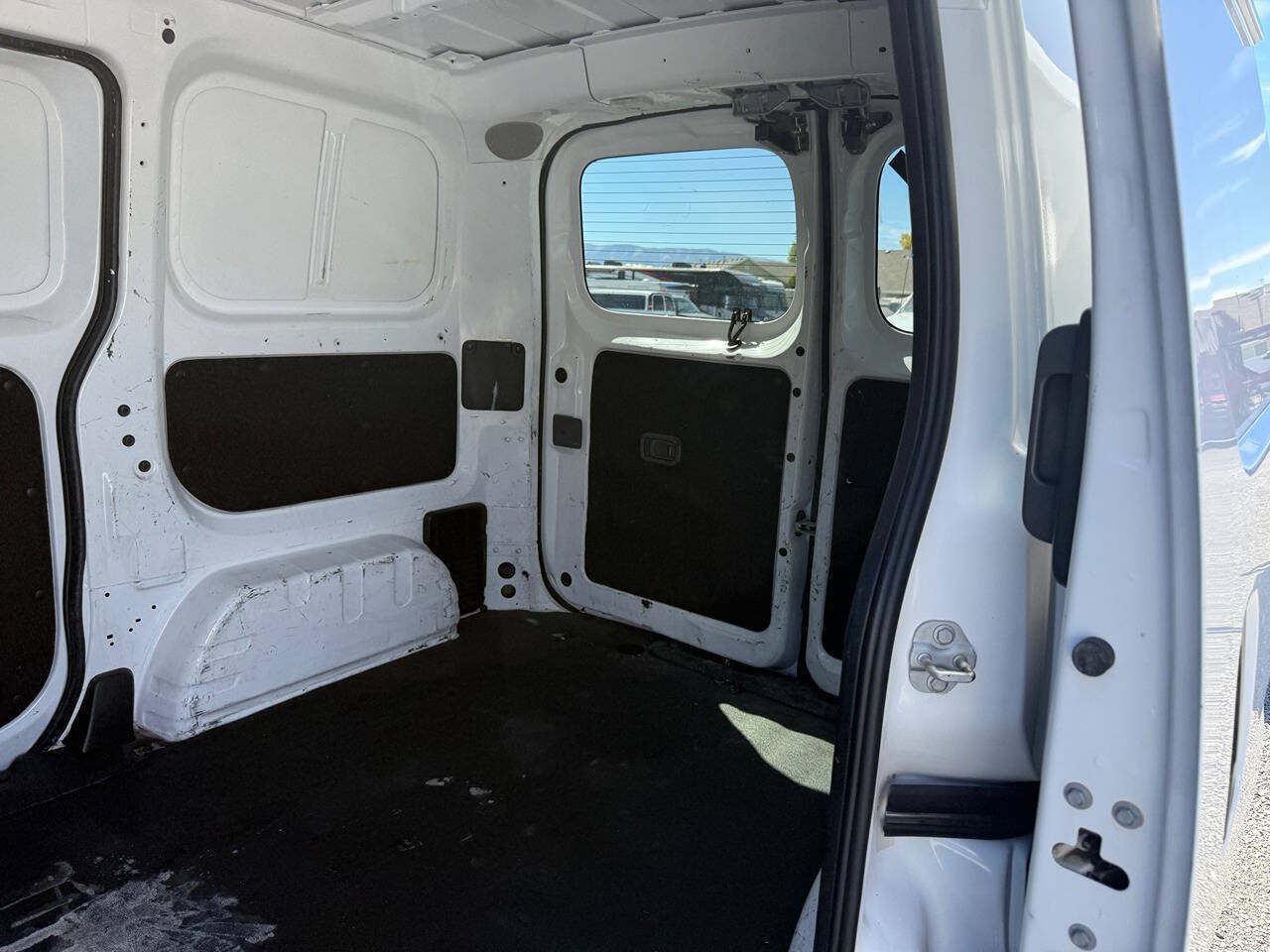 Used 2018 Nissan NV200 S w/ Back Door Glass Package FWD image 22
