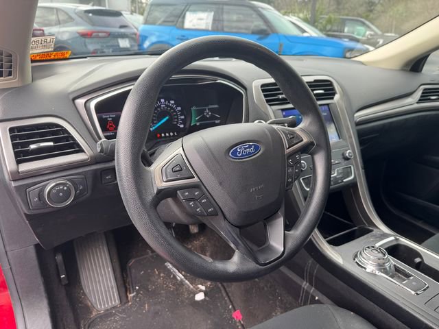 Used 2020 Ford Fusion SE image 12