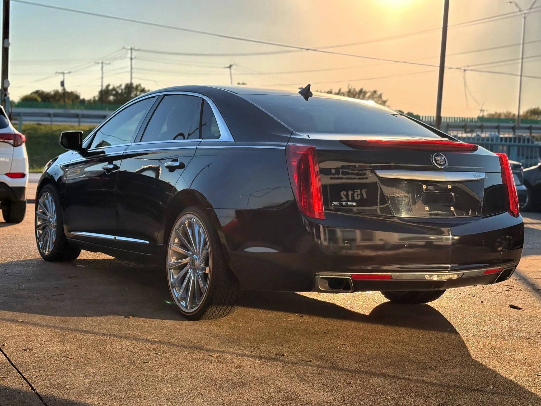 Used 2013 Cadillac XTS Luxury FWD image 5