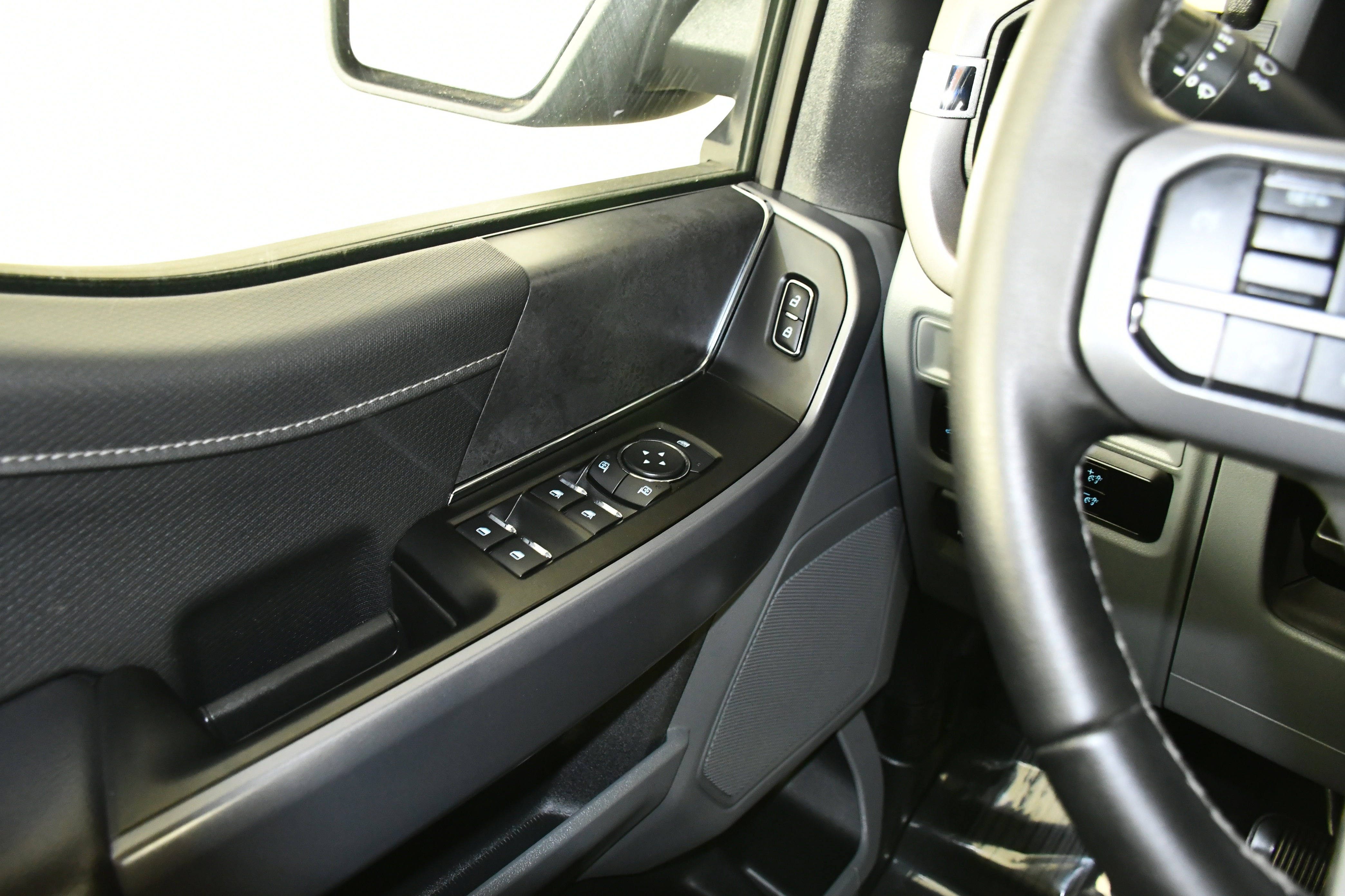 Used 2025 Ford F150 XLT w/ Equipment Group 301A Standard AWD/4WD image 35