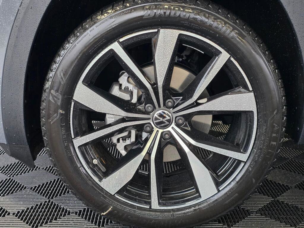 New 2026 Volkswagen Atlas SEL Premium R-Line image 11