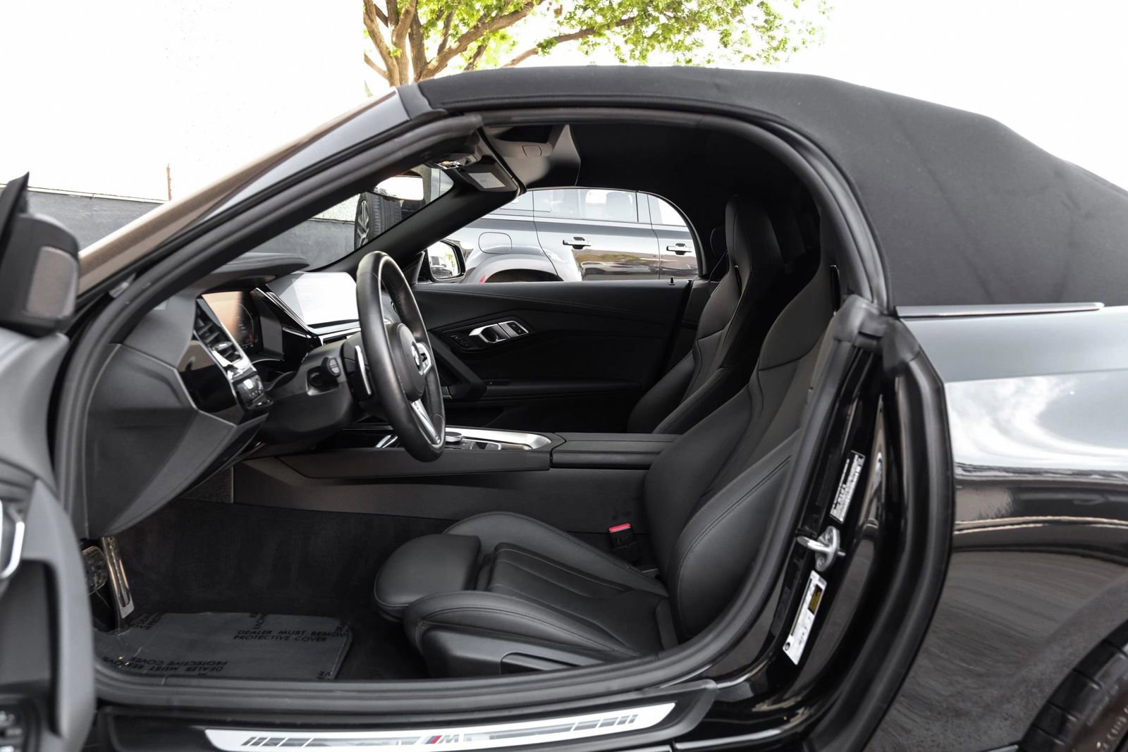 Used 2024 BMW Z4 sDrive30i w/ Convenience Package image 3