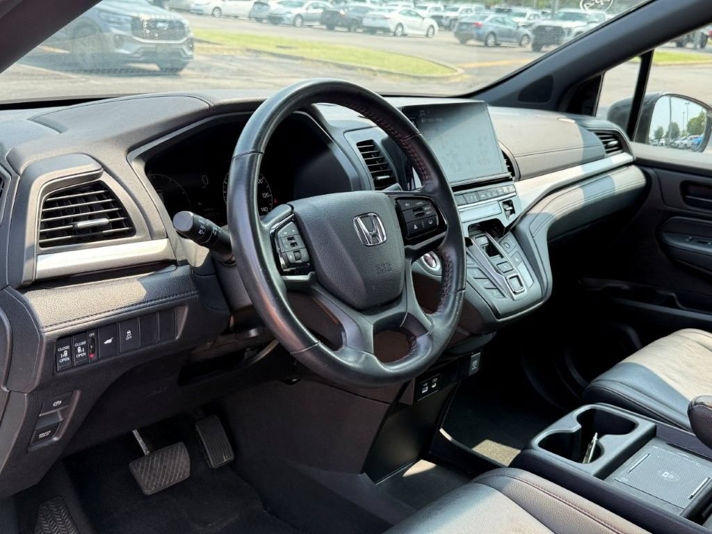 Used 2025 Honda Odyssey Sport-L image 12