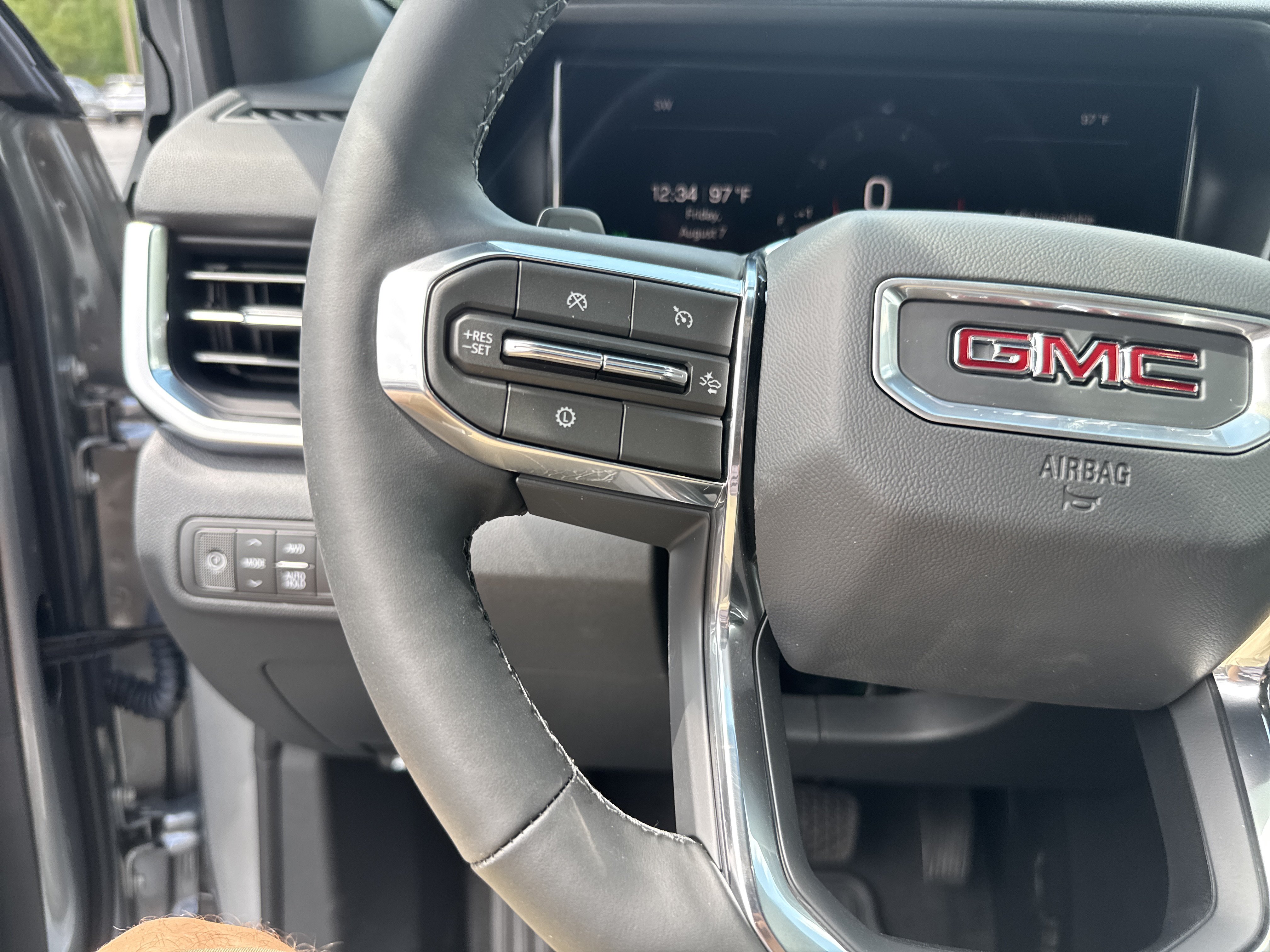 New 2027 GMC Terrain Elevation w/ Elevation Premium Package AWD/4WD image 18