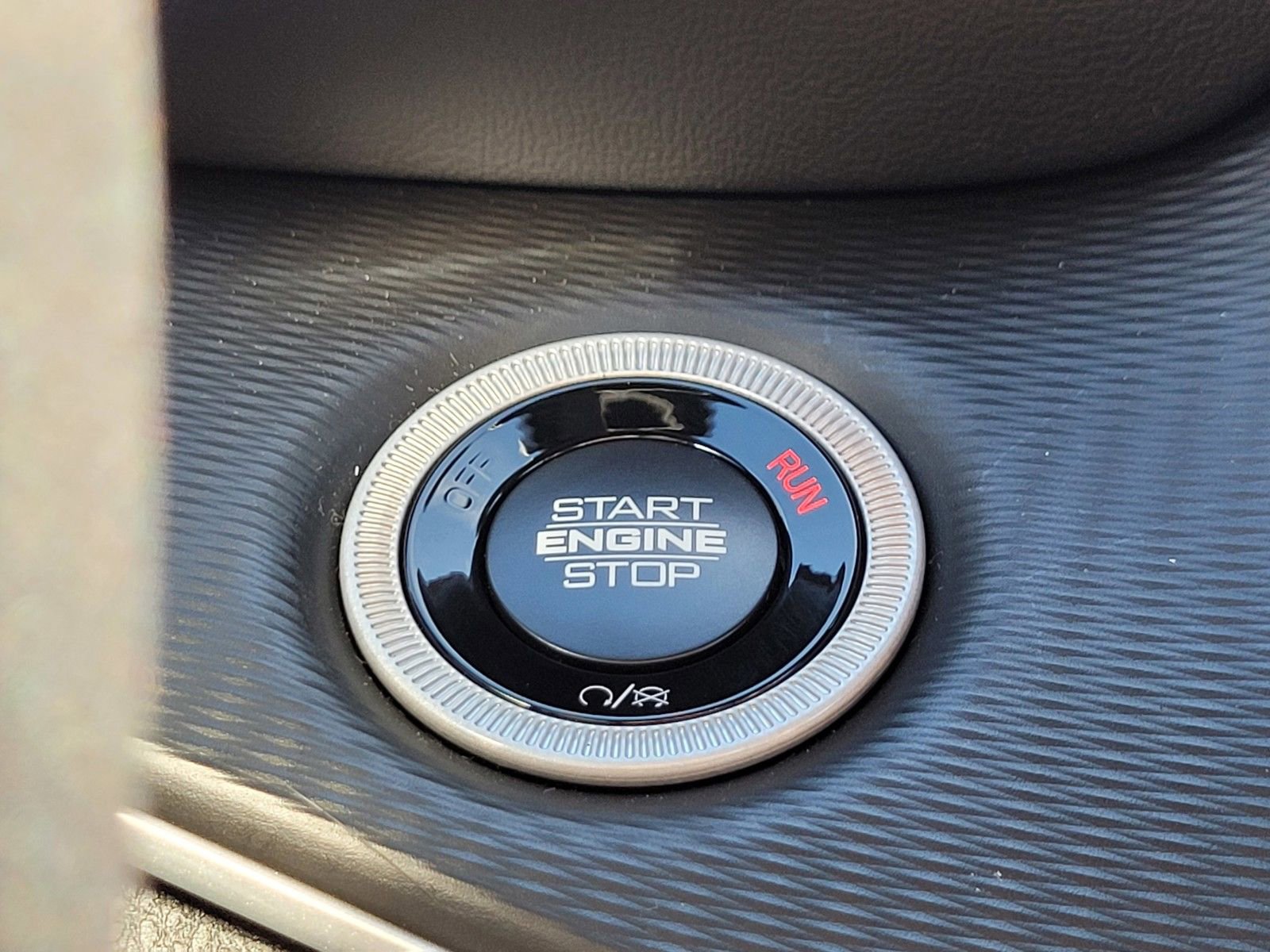 New 2025 Jeep Grand Cherokee Altitude image 21