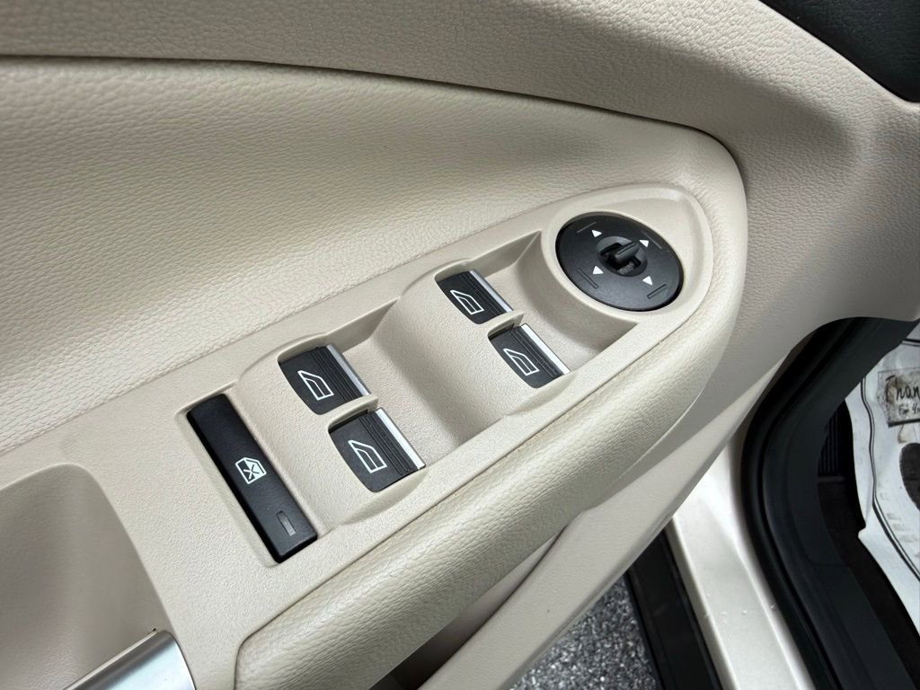 Used 2017 Ford Escape Titanium w/ Equipment Group 301A image 15