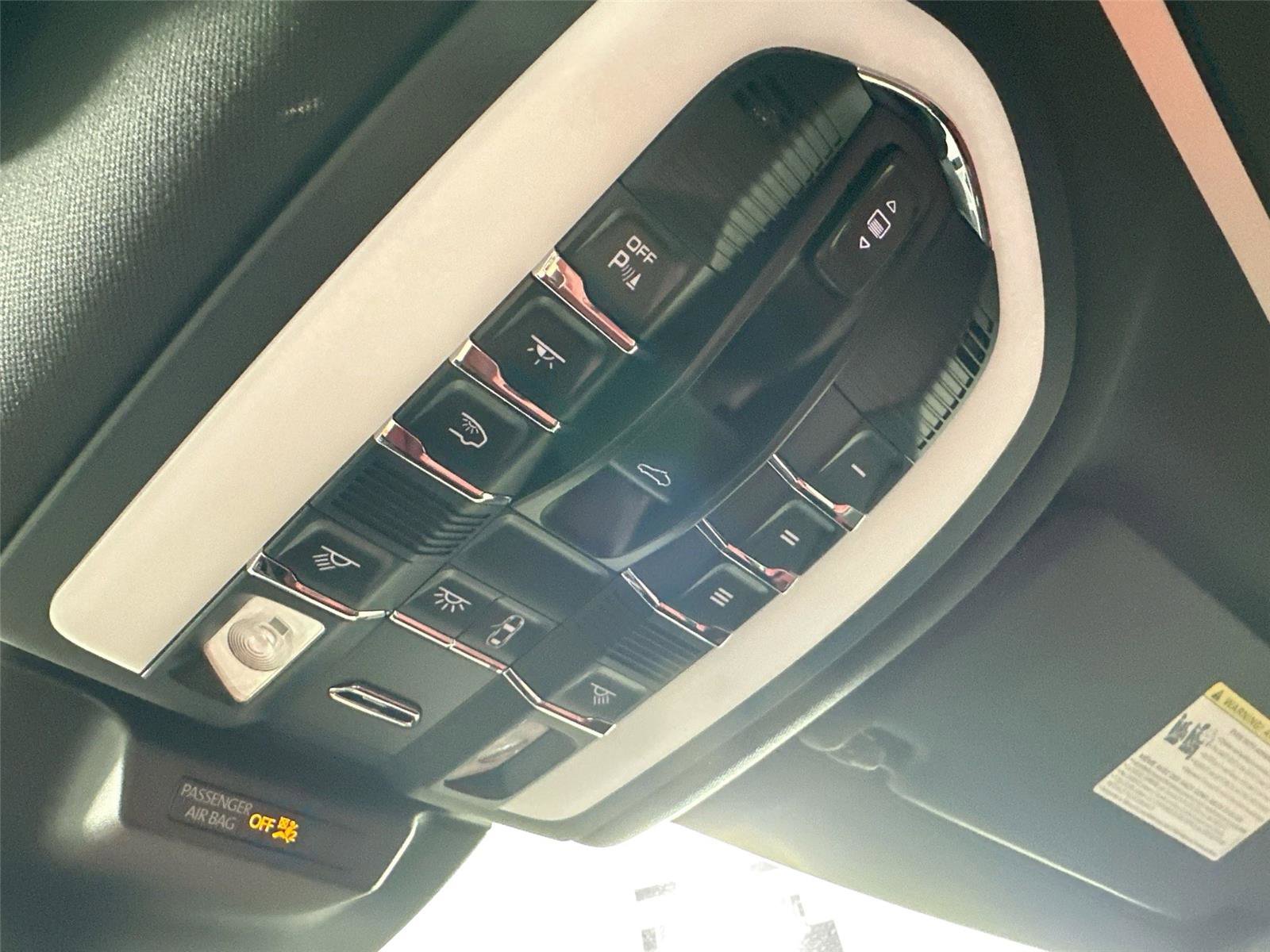 Certified 2026 Porsche Macan Turbo AWD/4WD image 25