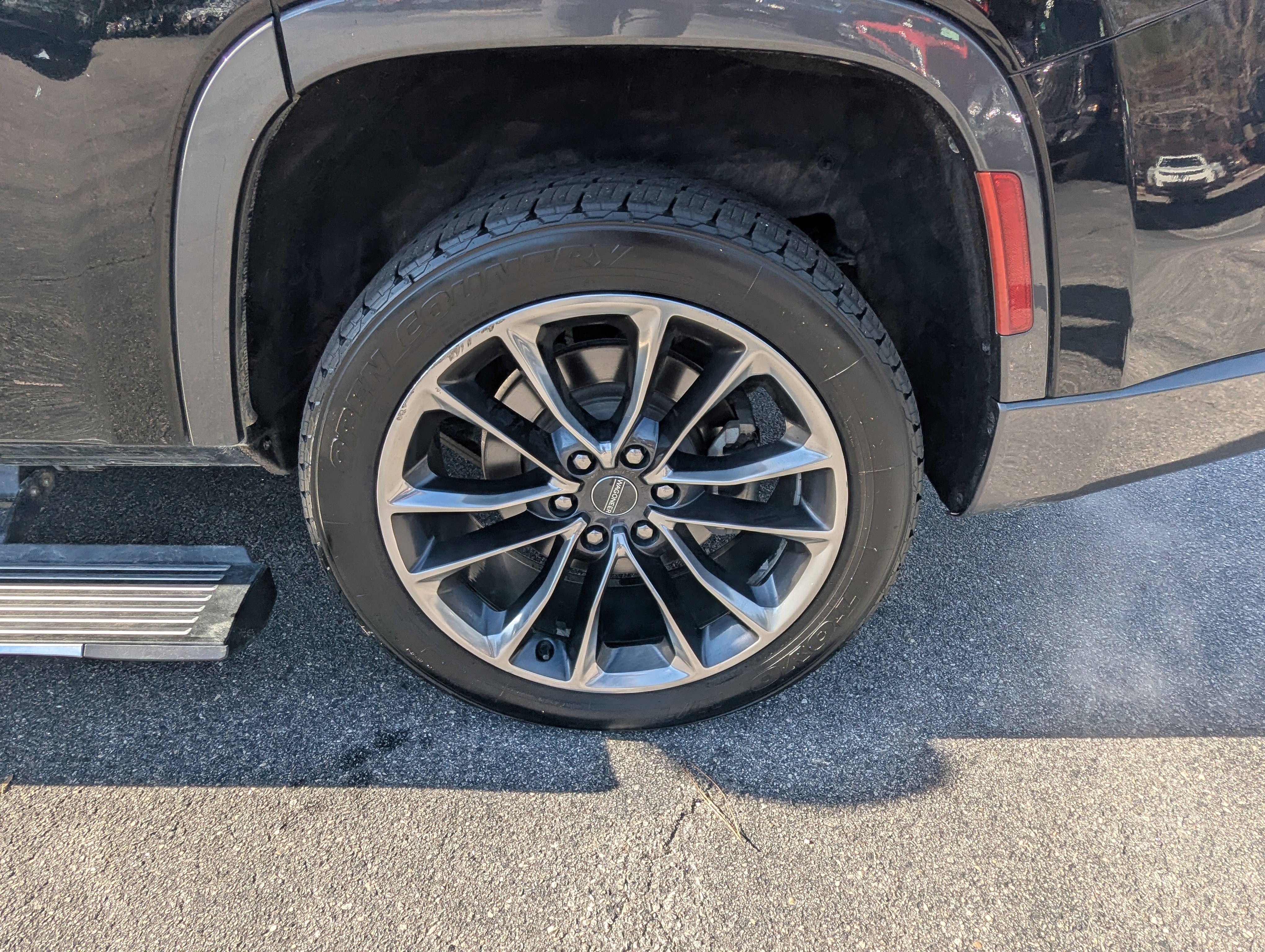 Used 2022 Jeep Wagoneer Series III w/ Premium Group I image 32