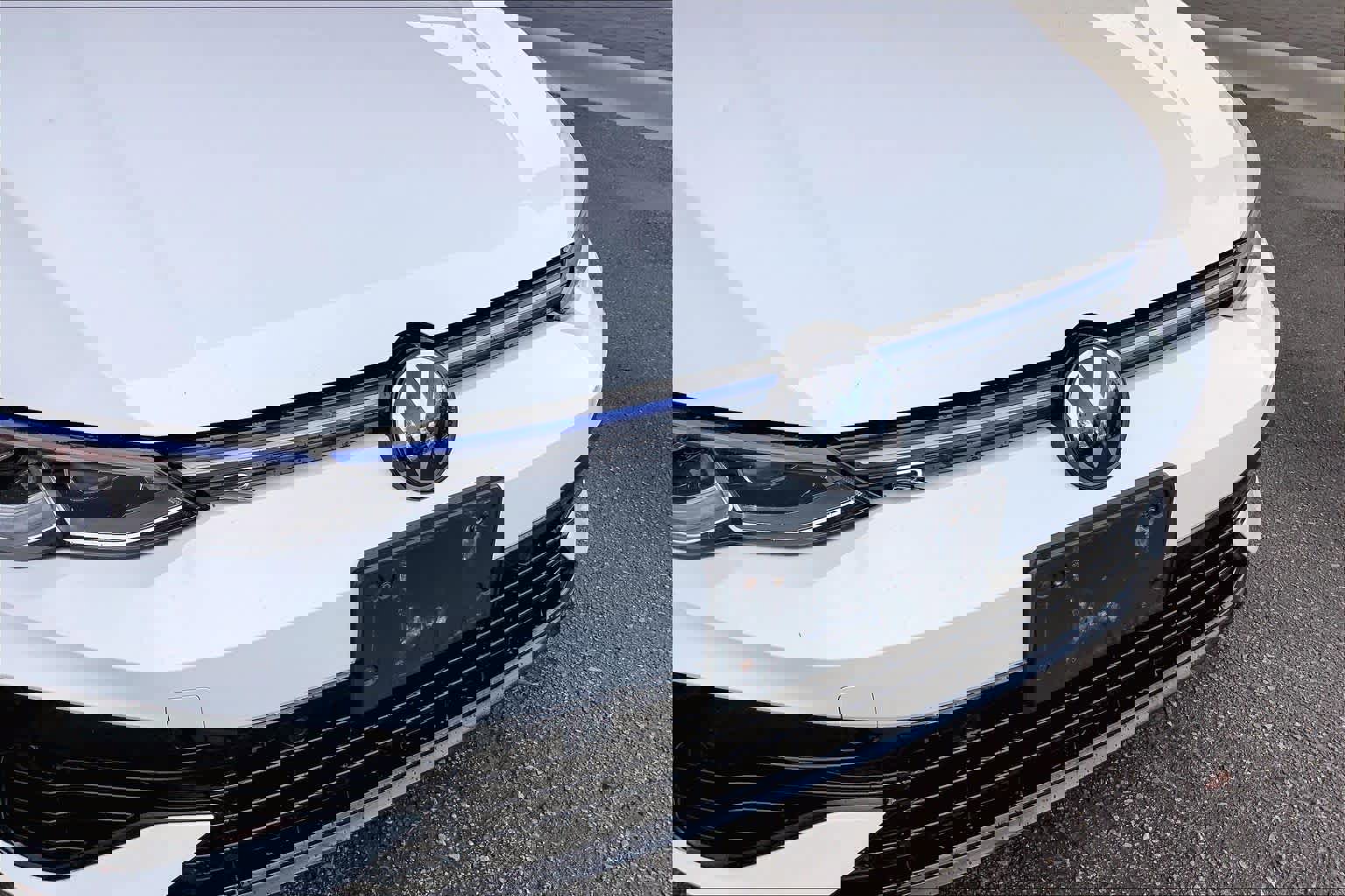 Used 2024 Volkswagen Golf R image 31