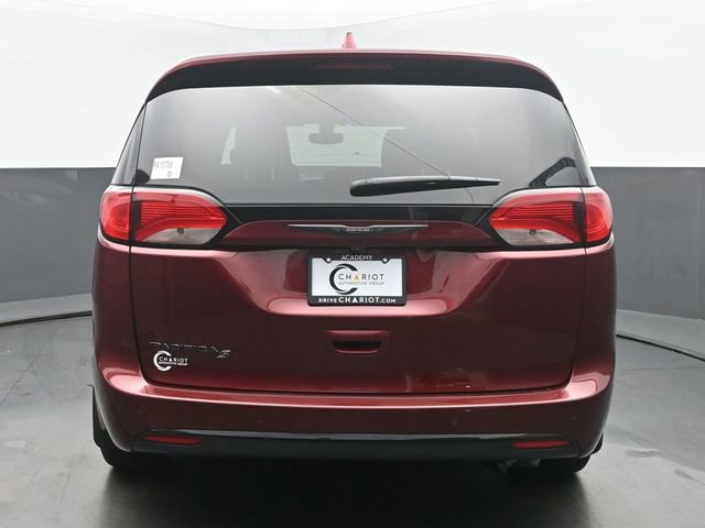Used 2020 Chrysler Pacifica Touring w/ S Appearance Package FWD image 5