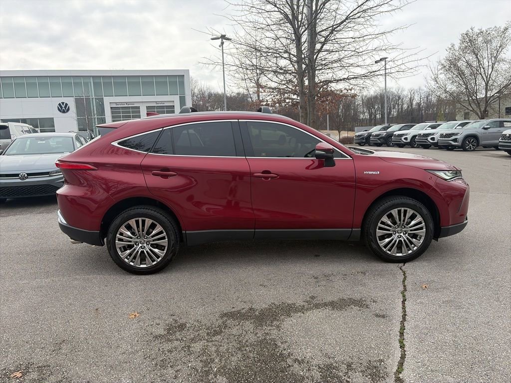 Used 2021 Toyota Venza Limited image 8