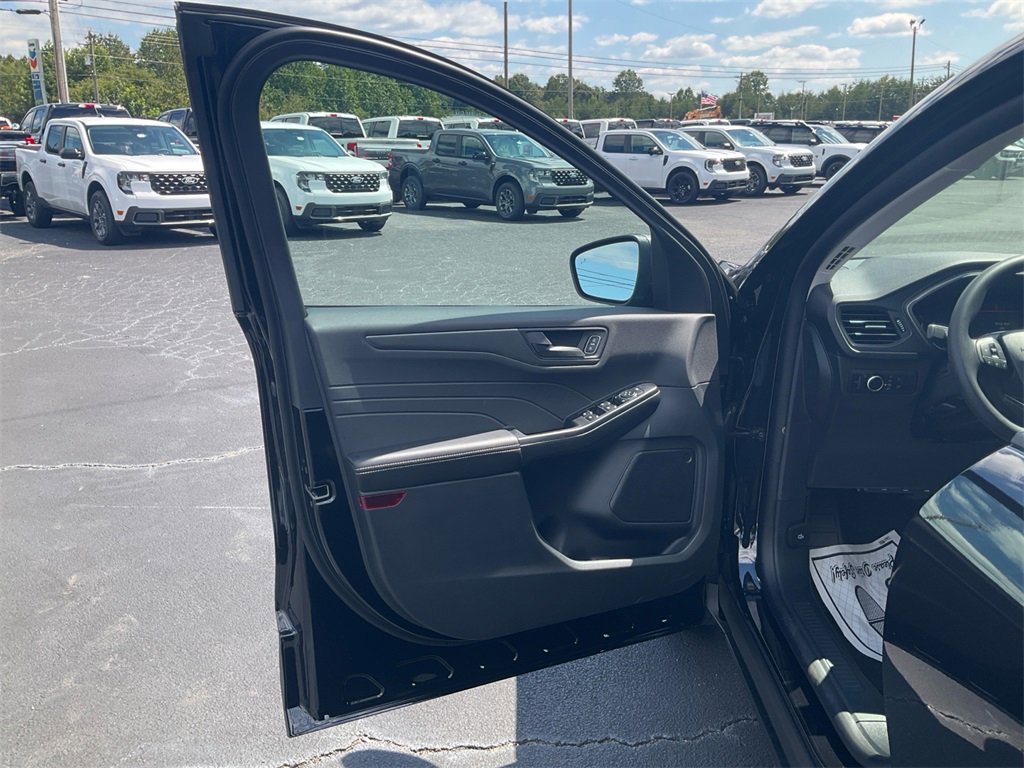 New 2025 Ford Escape Active image 15