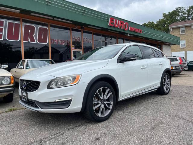 Used 2016 Volvo V60 T5 Cross Country w/ Convenience Package AWD/4WD image 1