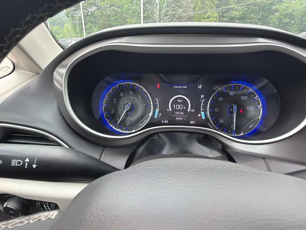 Used 2023 Chrysler Pacifica Touring-L FWD image 20