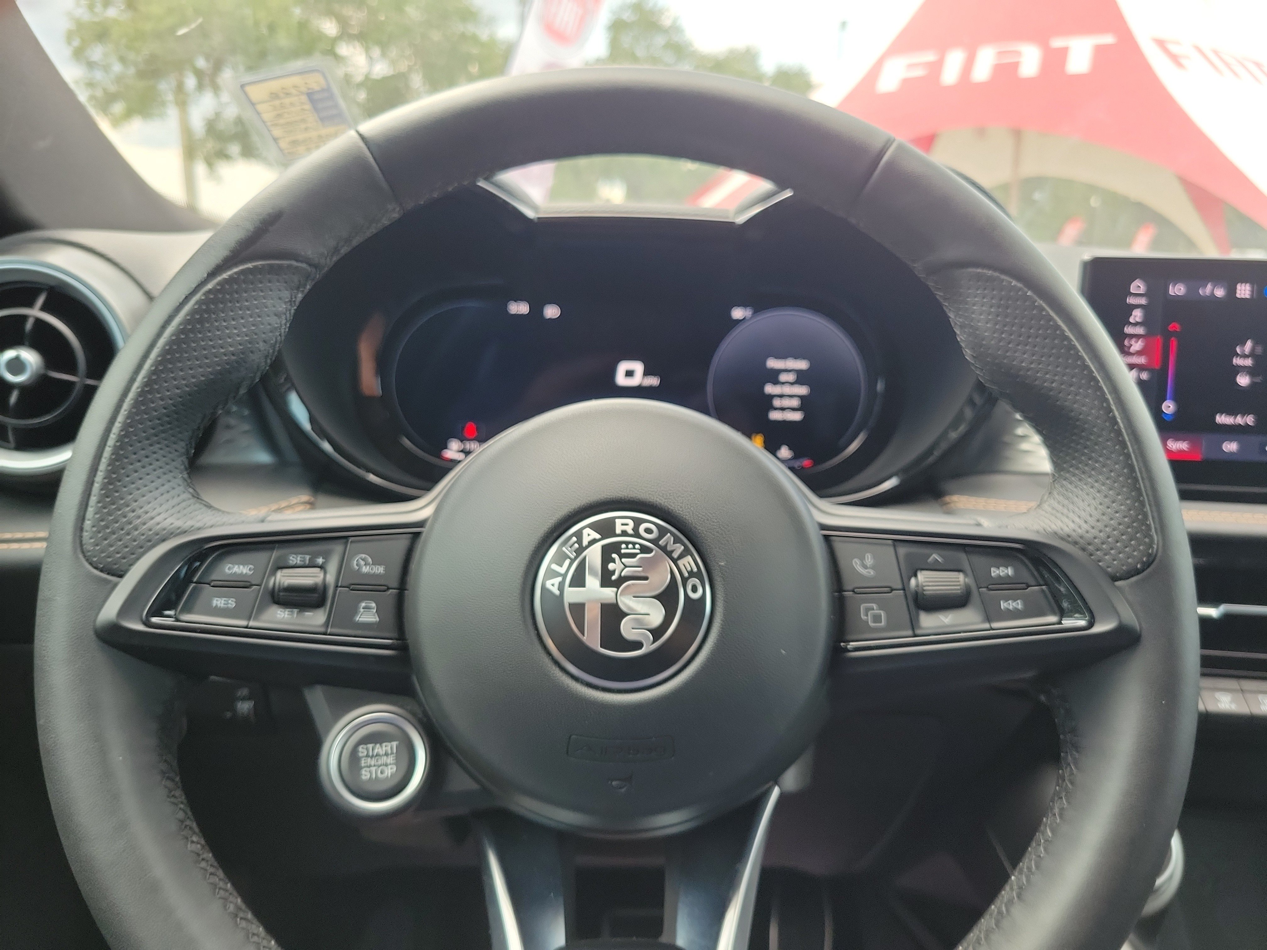 Used 2025 Alfa Romeo Tonale AWD/4WD image 16