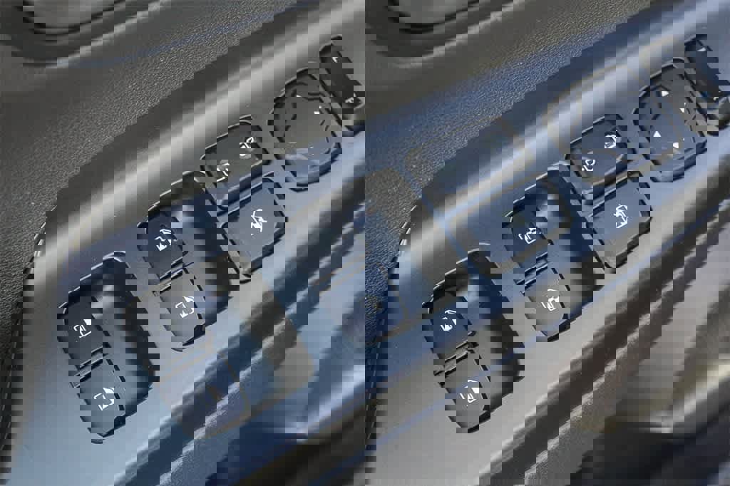 Certified 2023 Hyundai Kona SEL image 28