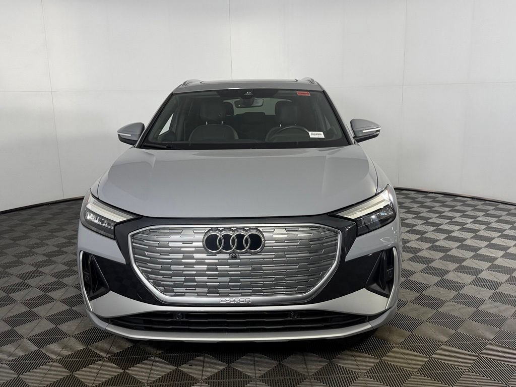 Used 2023 Audi Q4 e-tron Premium Plus w/ Premium Plus AWD/4WD image 3