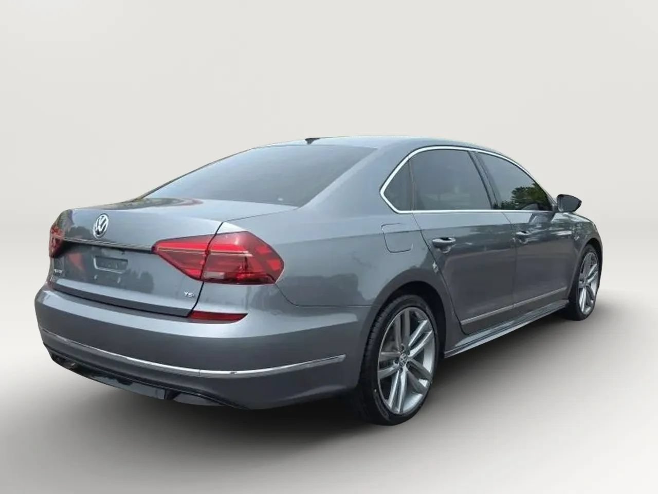 Used 2017 Volkswagen Passat 1.8T R-Line FWD image 7