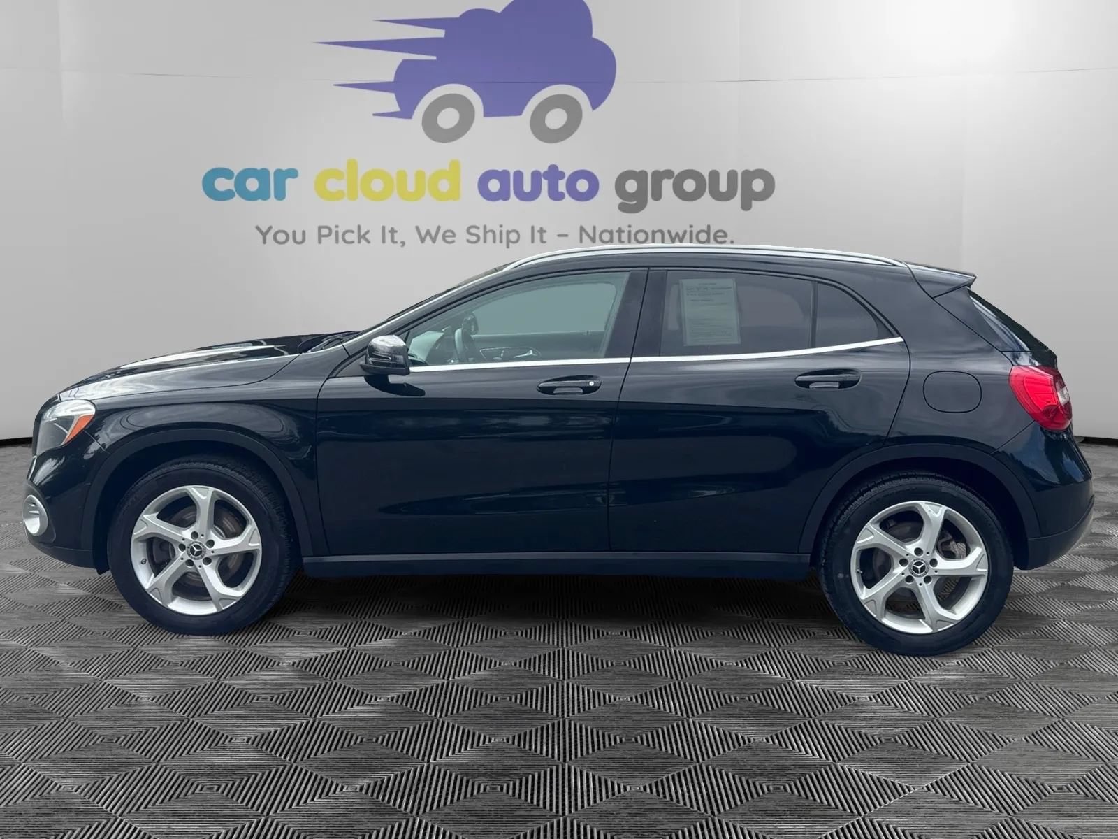 Used 2019 Mercedes-Benz GLA 250 4MATIC image 2