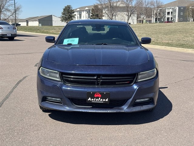 Used 2016 Dodge Charger SXT image 2
