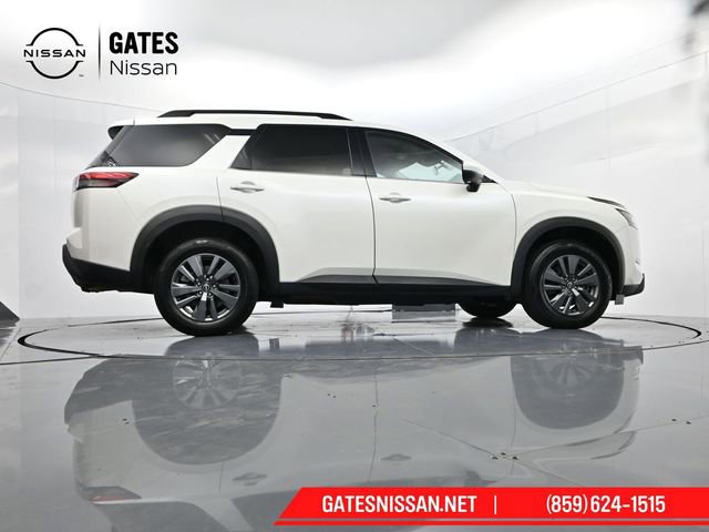 Used 2024 Nissan Pathfinder SV image 48