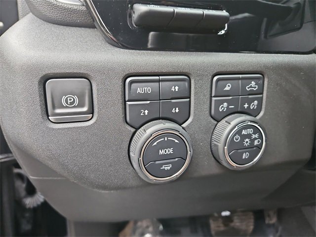 Used 2023 Chevrolet Silverado 1500 High Country w/ Technology Package image 35