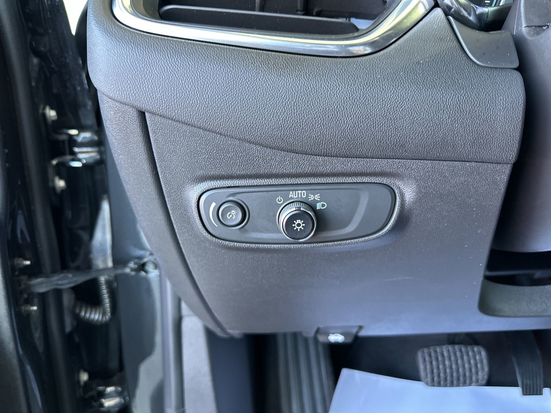 Used 2022 Chevrolet Equinox LS w/ LS Convenience Package FWD image 17