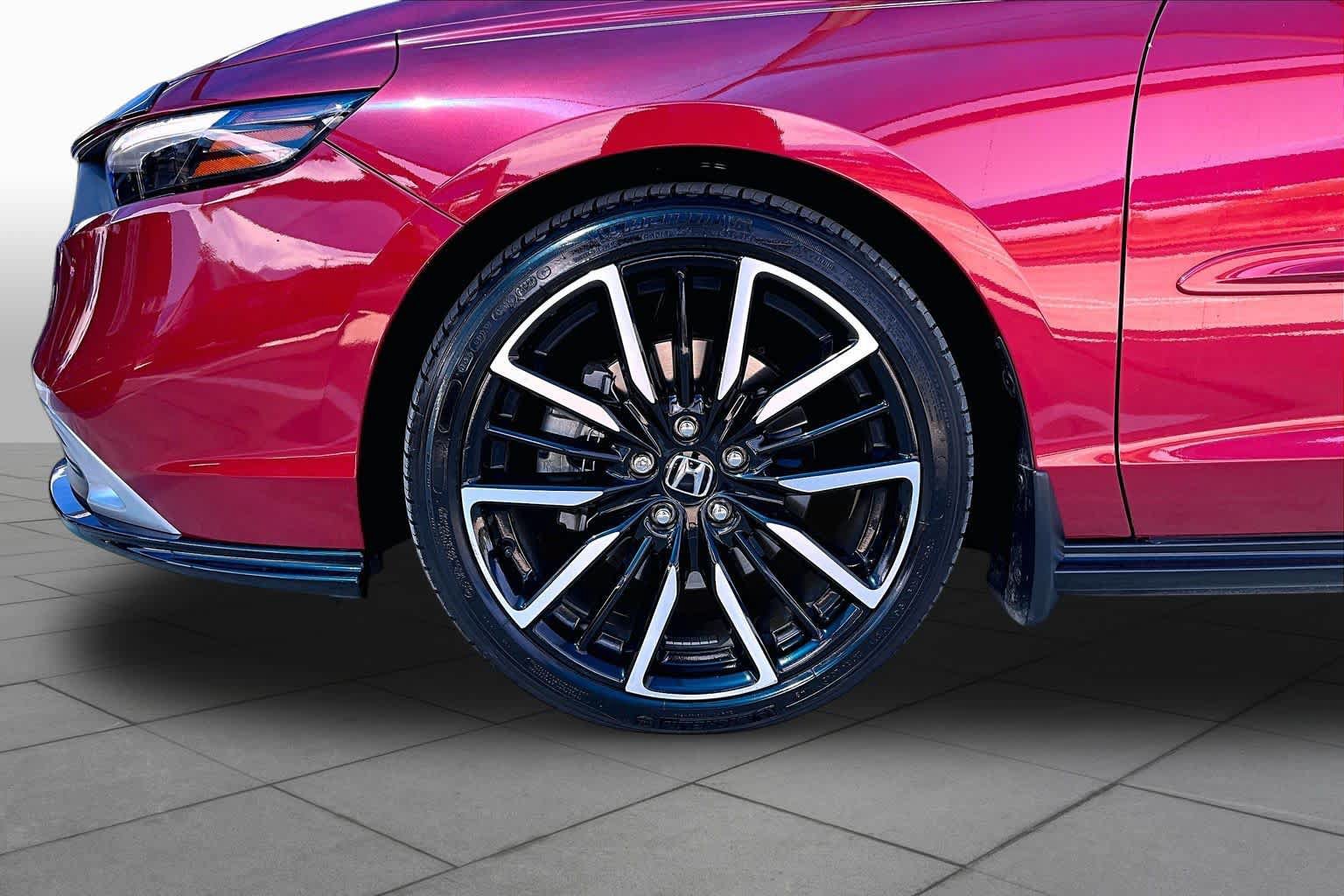 Used 2023 Honda Accord Touring image 11