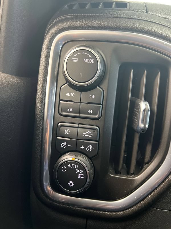Used 2022 Chevrolet Silverado 1500 RST AWD/4WD image 18