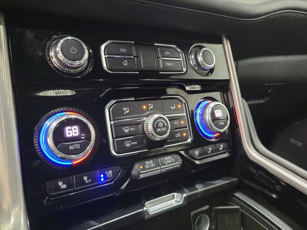 Used 2022 GMC Yukon XL Denali image 28