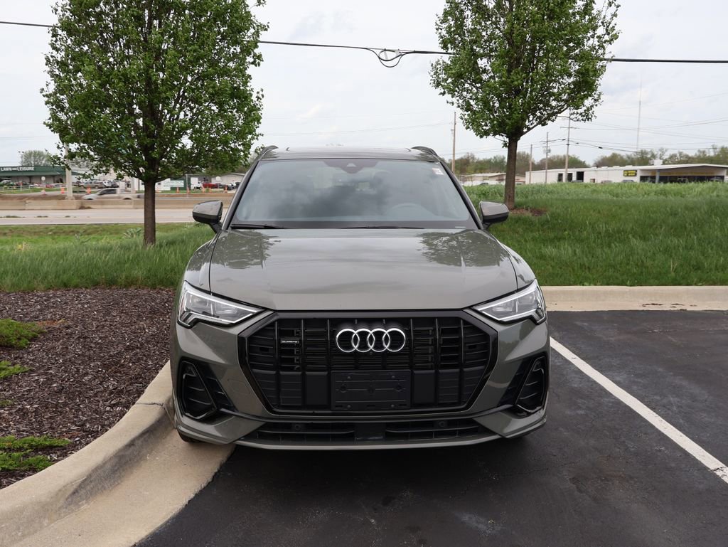 Used 2024 Audi Q3 2.0T Premium Plus image 3