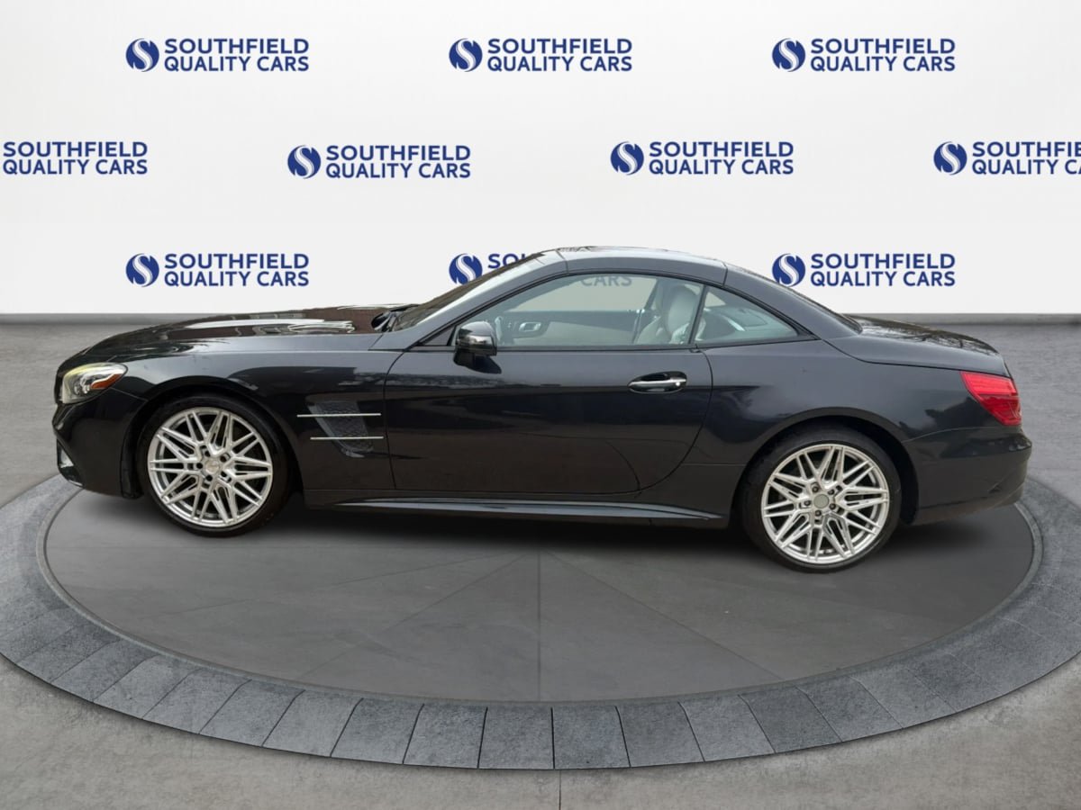 Used 2017 Mercedes-Benz SL 550 image 3