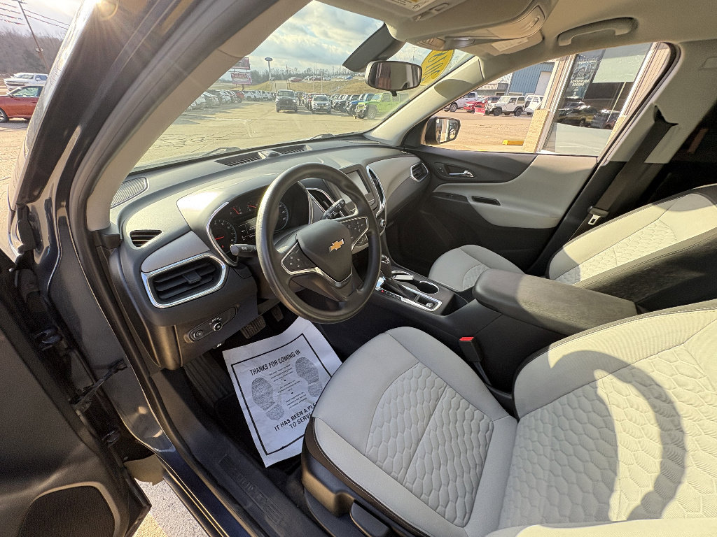 Used 2018 Chevrolet Equinox LS FWD image 32