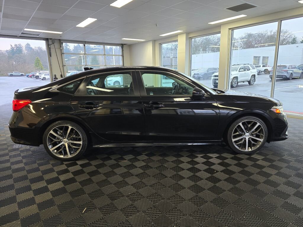 Used 2022 Honda Civic Touring image 3