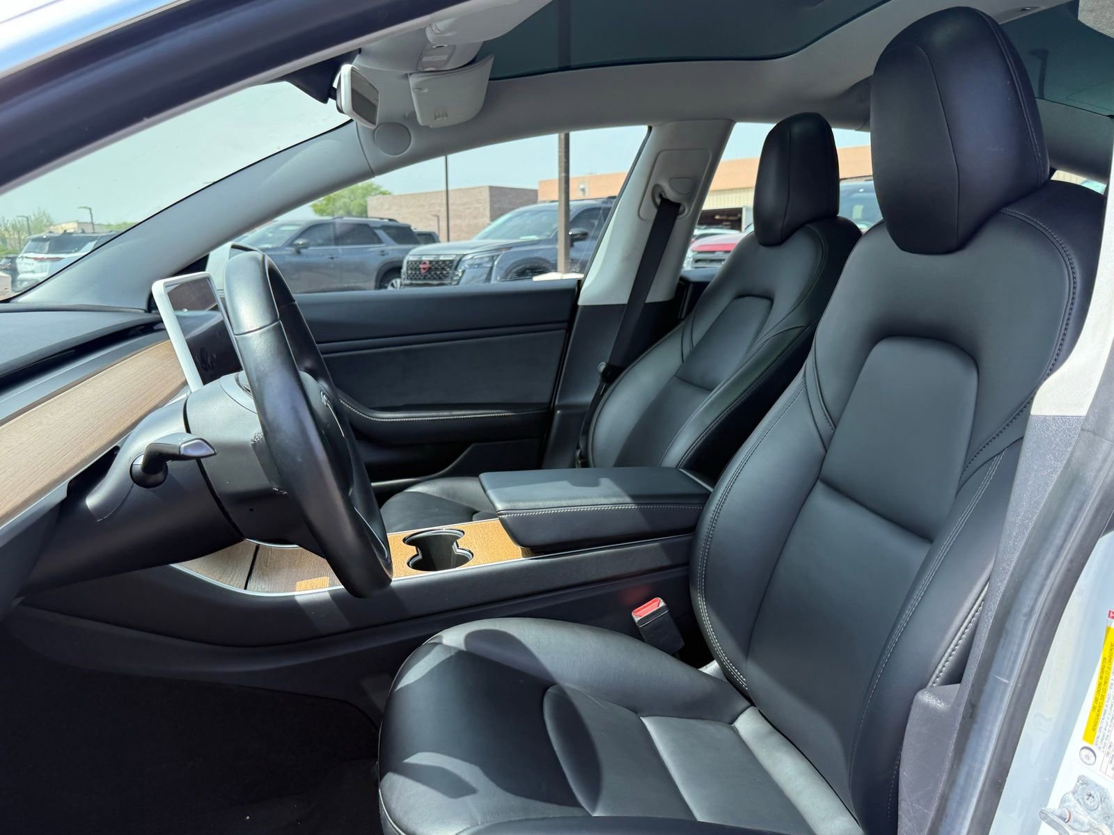 Used 2019 Tesla Model 3 Standard Range image 12