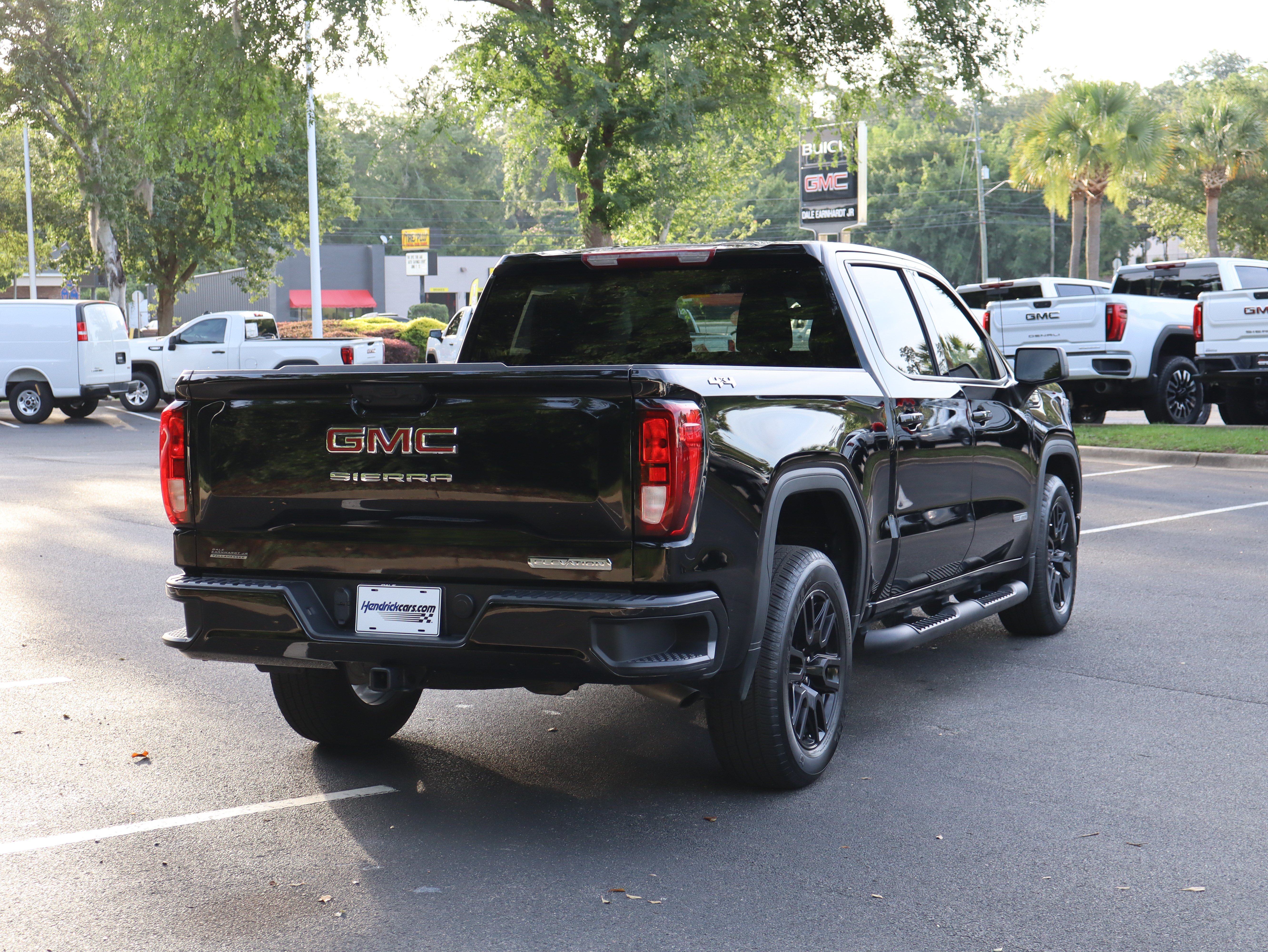 Used 2023 GMC Sierra 1500 Elevation AWD/4WD image 9