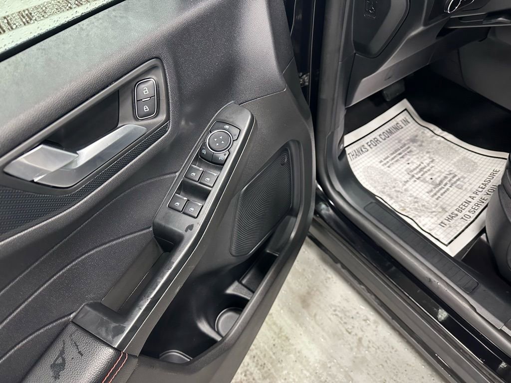 Used 2025 Ford Escape ST-Line AWD/4WD image 9