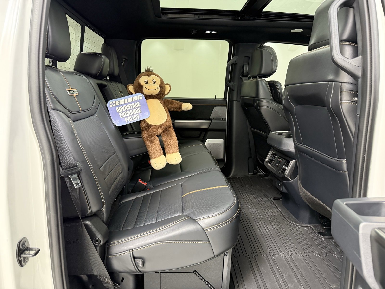 Used 2023 Ford F450 Platinum image 35