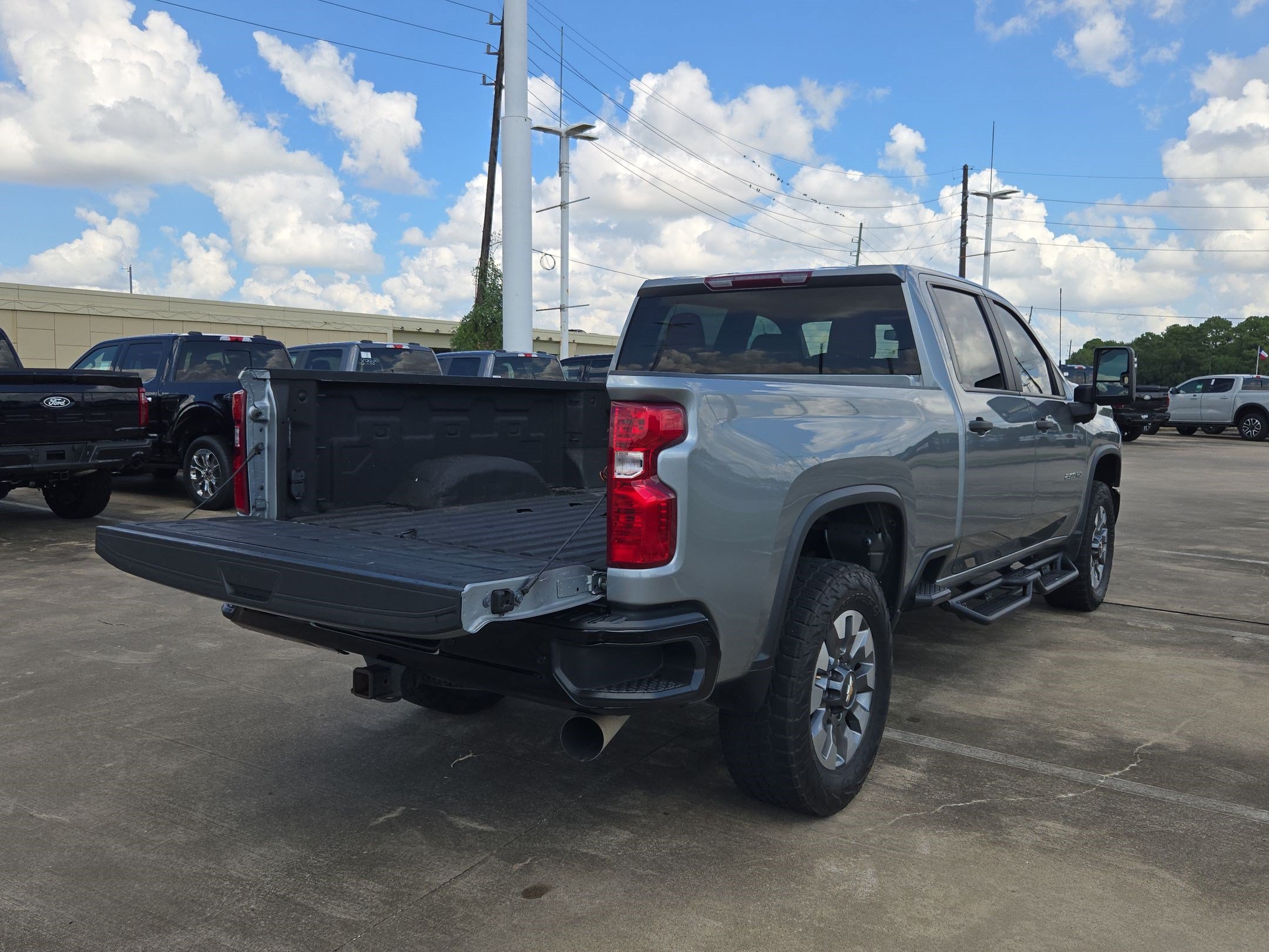 Used 2024 Chevrolet Silverado 2500 Custom w/ Custom Value Package AWD/4WD image 50