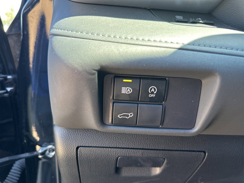 Used 2024 Toyota Highlander LE image 22