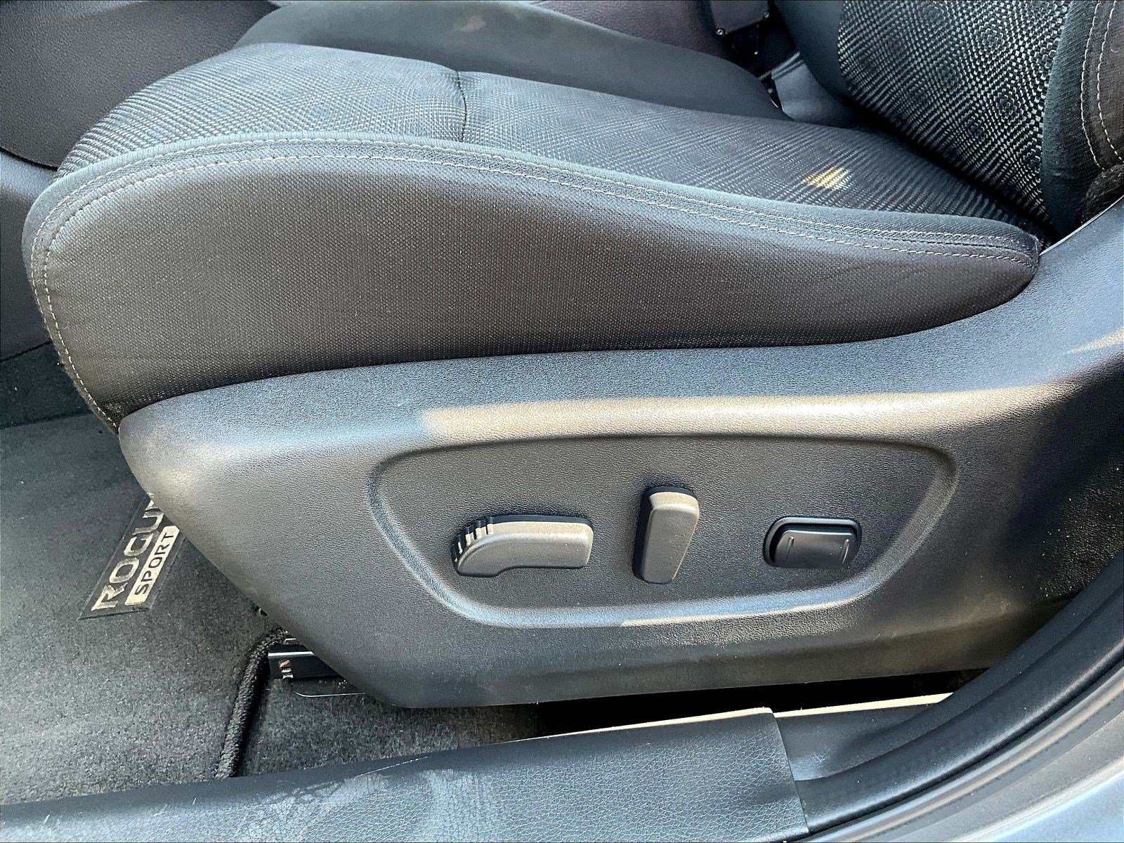 Used 2021 Nissan Rogue Sport SV AWD/4WD image 36