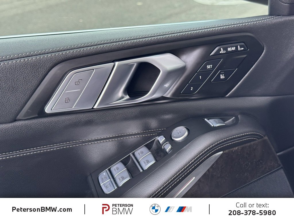 Used 2022 BMW X7 xDrive40i w/ Premium Package image 28