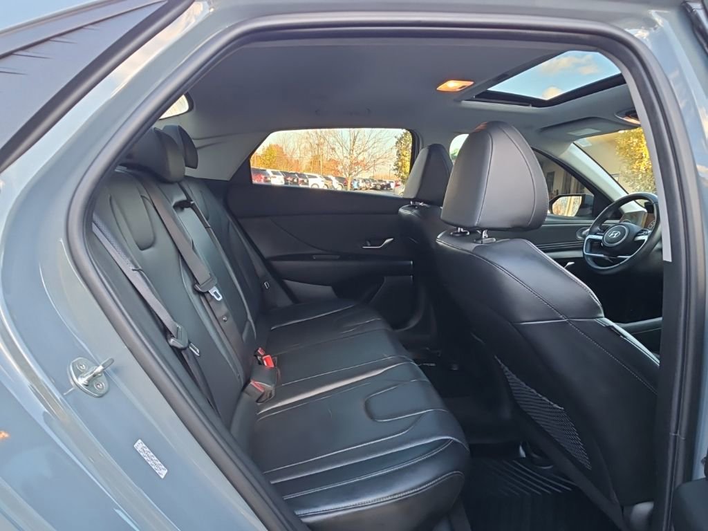 Used 2023 Hyundai Elantra Limited image 40