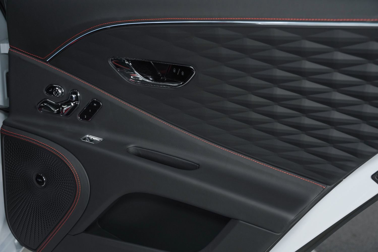 Used 2024 Bentley Flying Spur W12 image 43