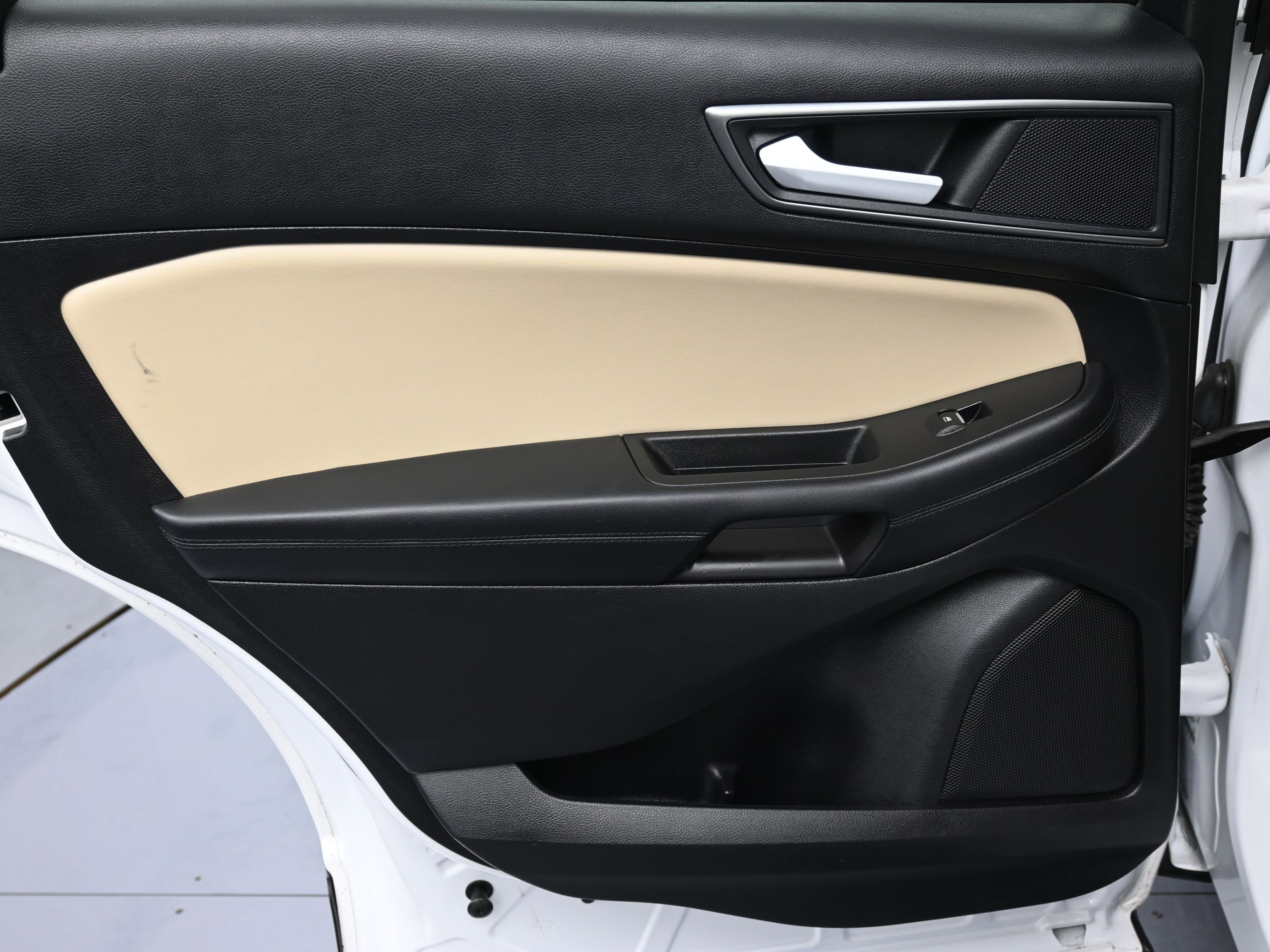 Used 2021 Ford Edge SE image 12