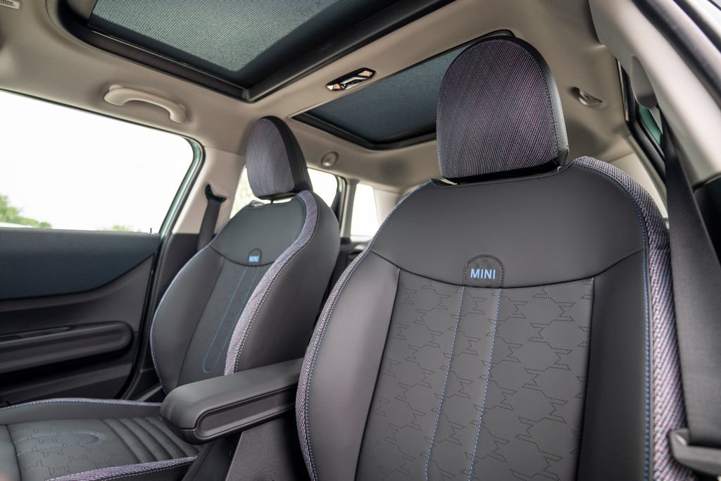 New 2026 MINI Cooper S FWD image 5