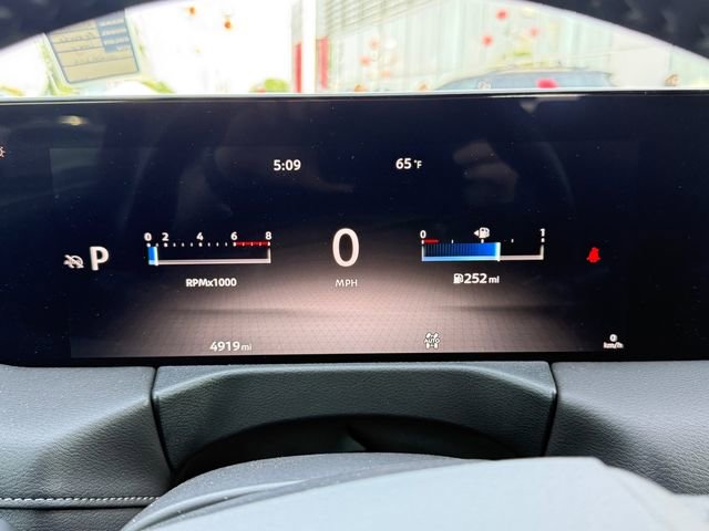 Used 2025 Nissan Armada SV image 18