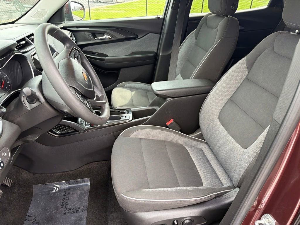 Used 2022 Chevrolet TrailBlazer LT w/ Convenience Package FWD image 11