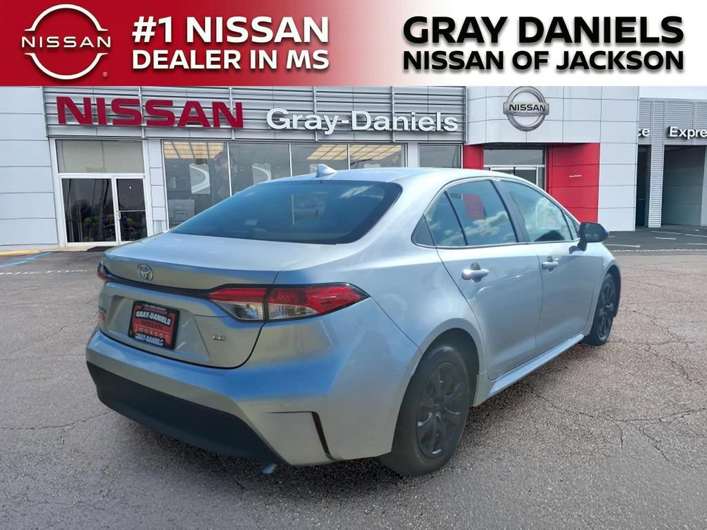 Used 2025 Toyota Corolla LE FWD image 7