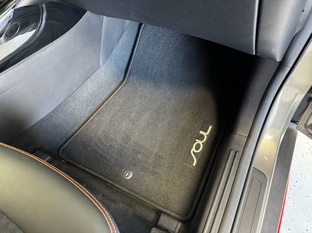 Used 2018 Kia Soul ! w/ Tech Package FWD image 28